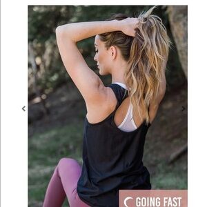 Zyia Woman’s Size XXL Twist Back Tank Black